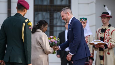 Prezident SR Peter Pellegrini privítal indickú hlavu štátu Draupadí Murmúovú