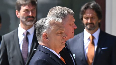 Slovenský premiér Robert Fico (Smer-SD) so svojím maďarským náprotivkom Viktorom Orbánom
