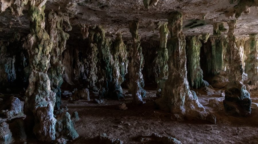 stalagmit a stalaktit rozdieľ