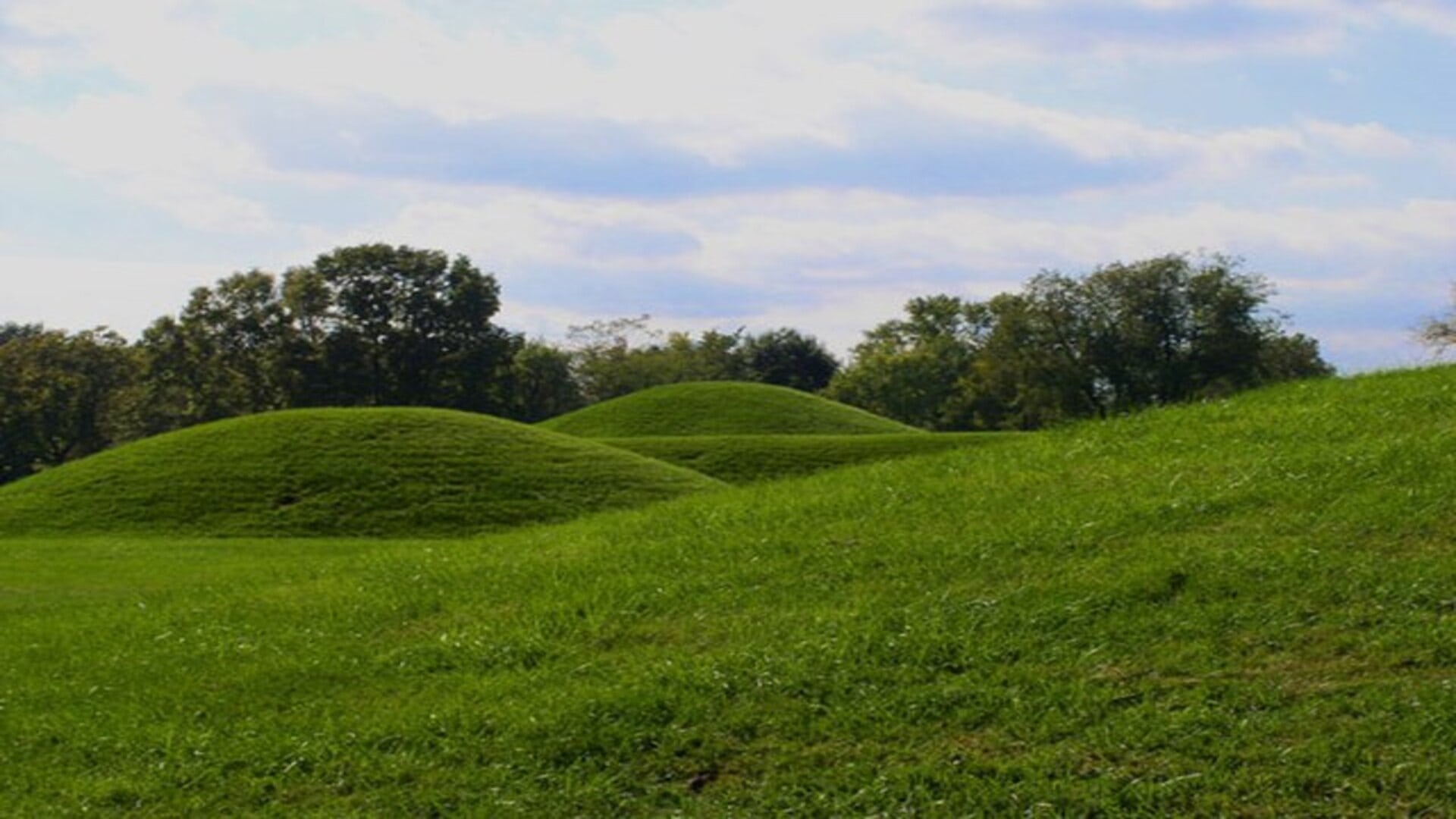 Mound_City_Chillicothe_Ohio_HRoe