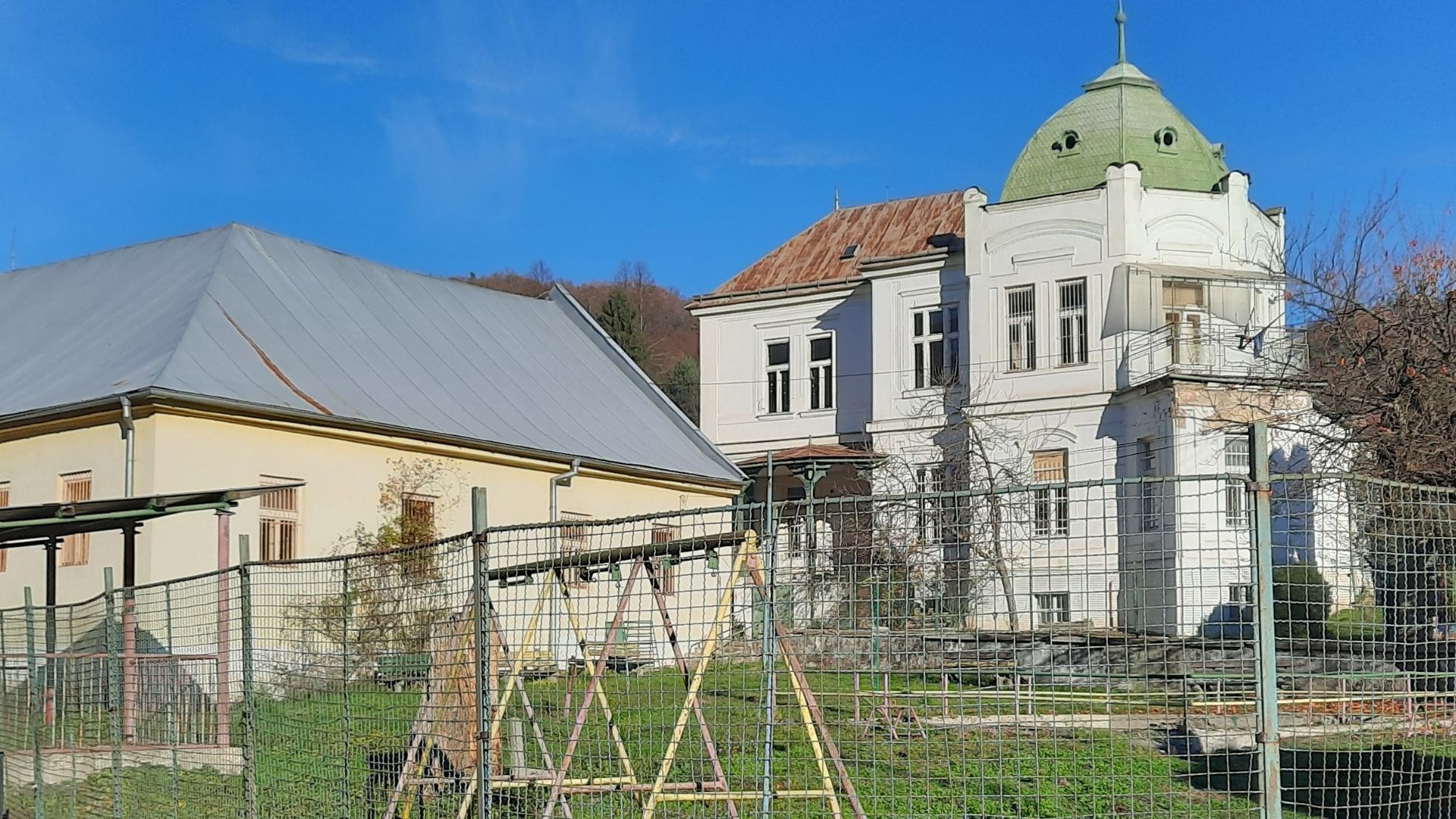 Štát ponúka na predaj aj kaštieľ.