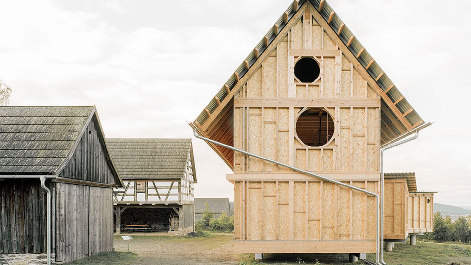 na snimke je nemecky skanzen