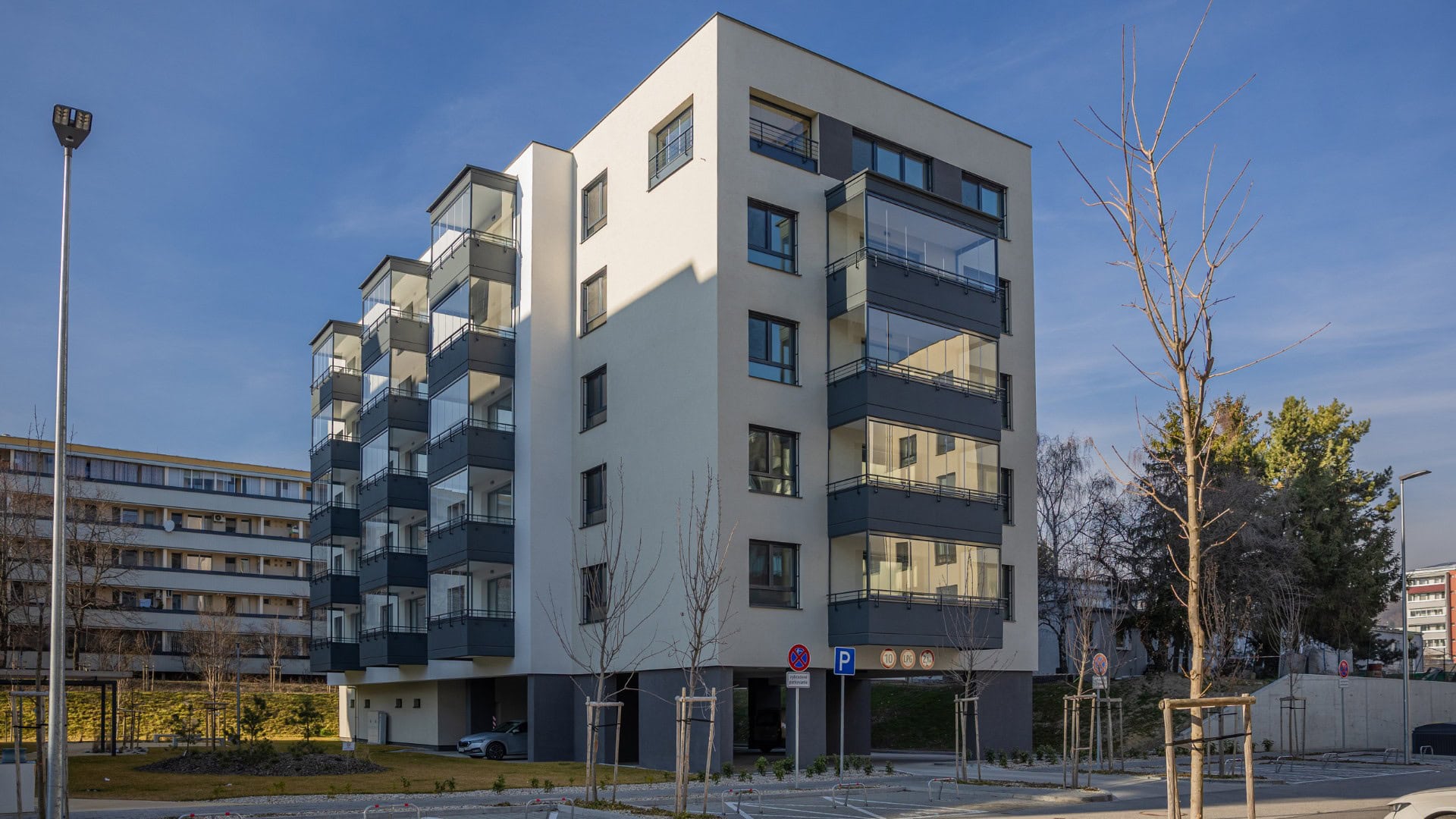 na snimke je dostupny domov, rinok raca