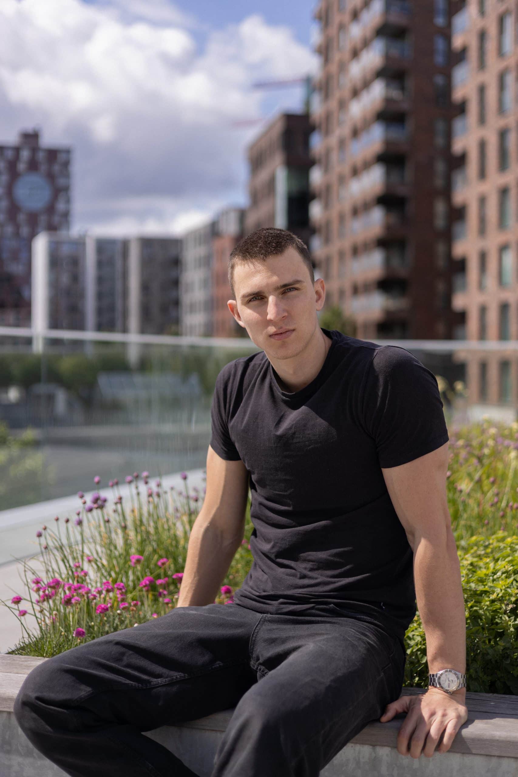 na snimke je vyzivovy kouc, bruno duhar