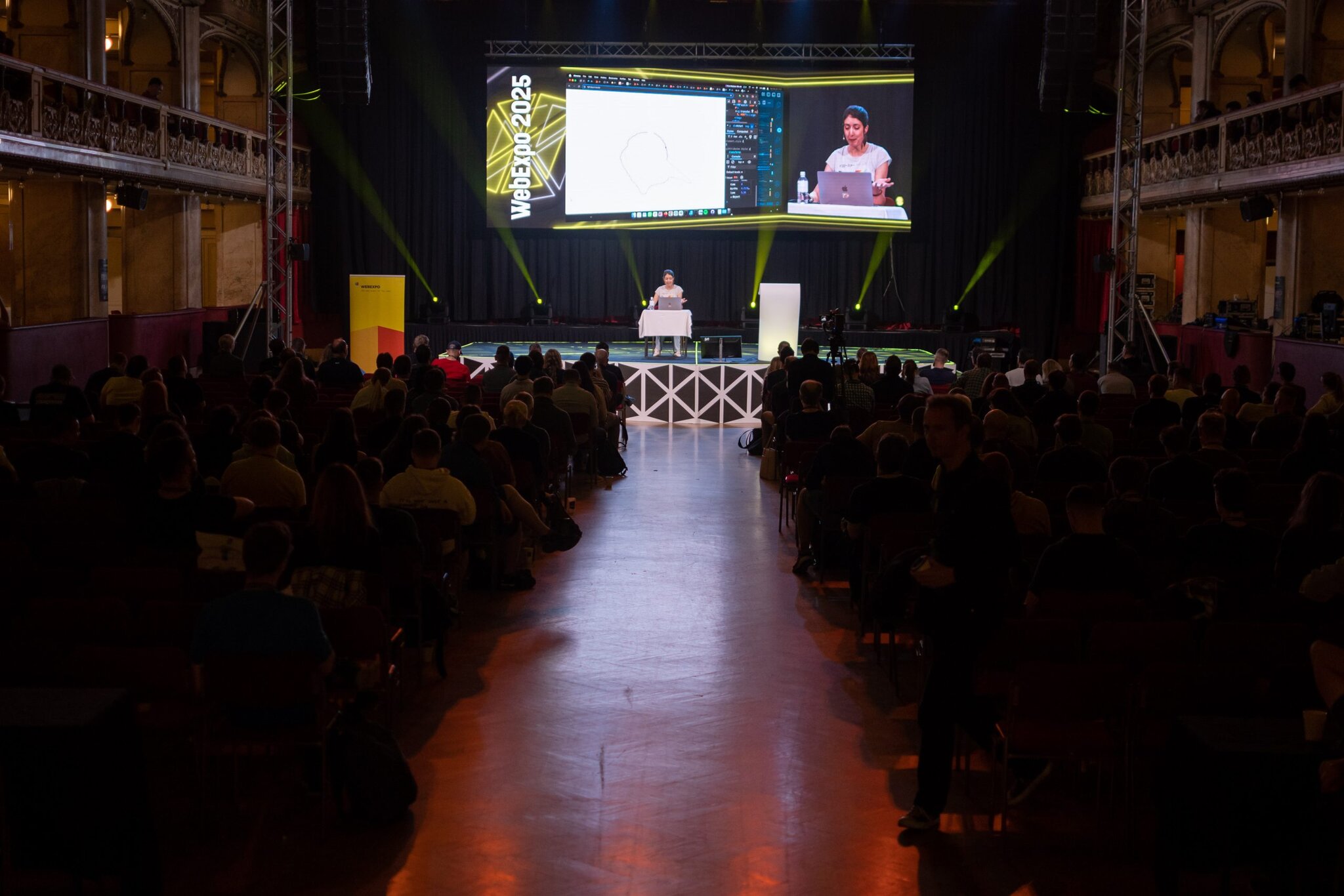 5. Lucerna Great Hall – Nadieh Bremer (1)