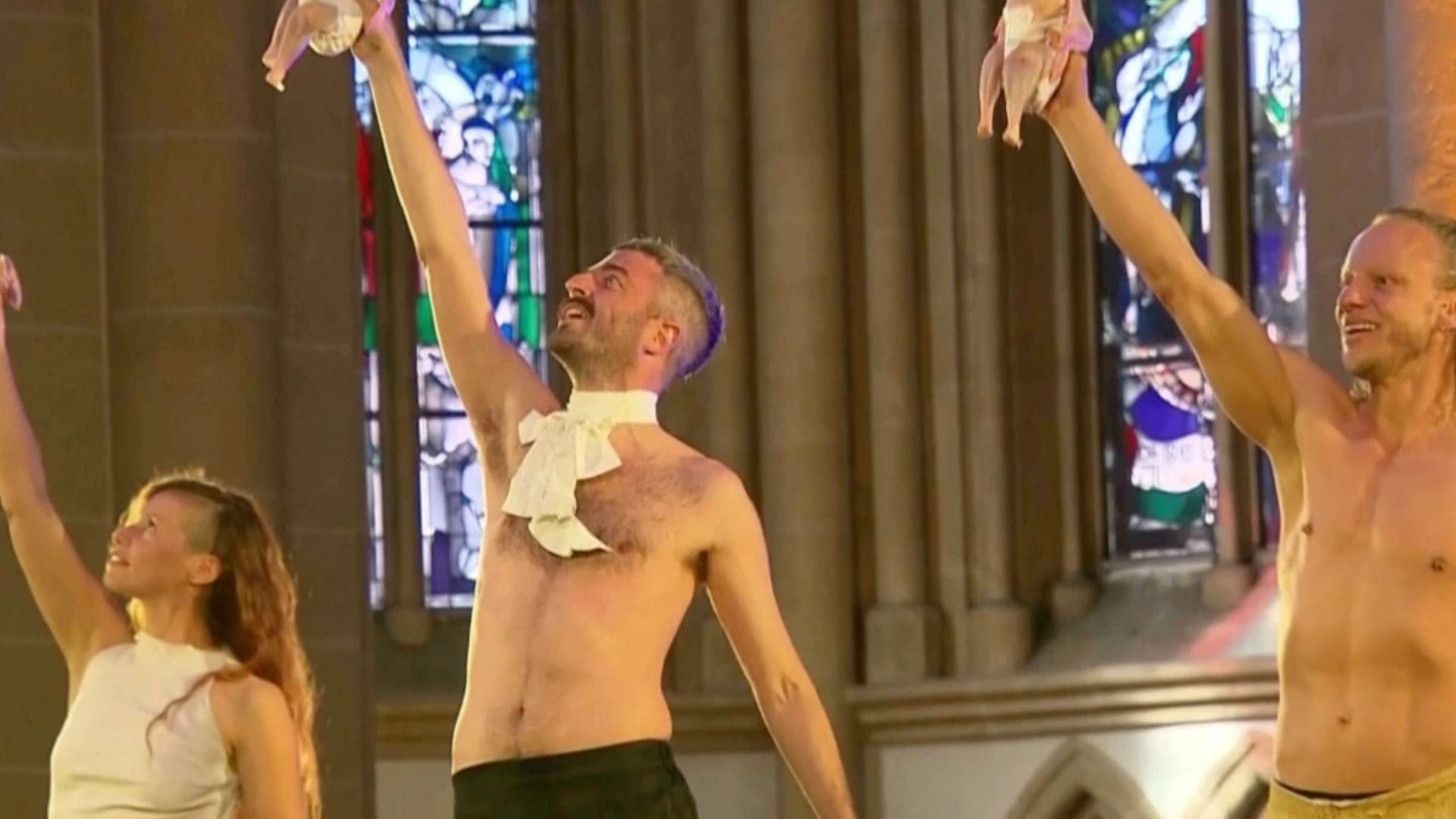 kontroverzná show v kostole