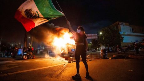 Plamene, slzný plyn