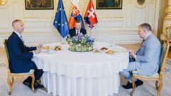 Na snímke zľava: Richard Raši, Peter Pellegrini a Robert Fico.