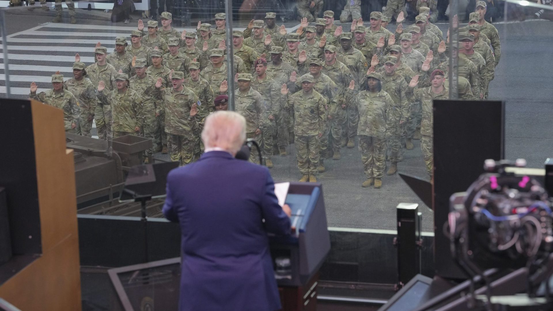 Trump_Military_Parade452077