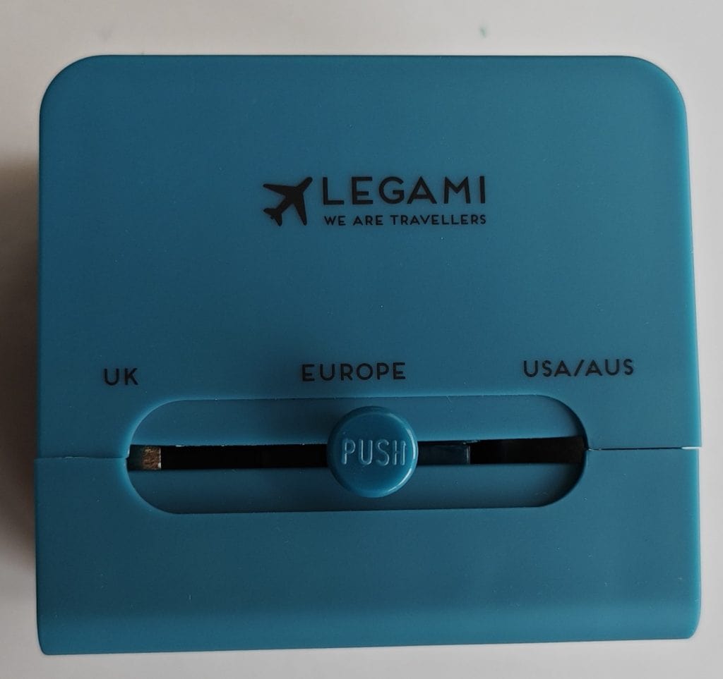 univerzálny cestovný adaptér Legami TA0005