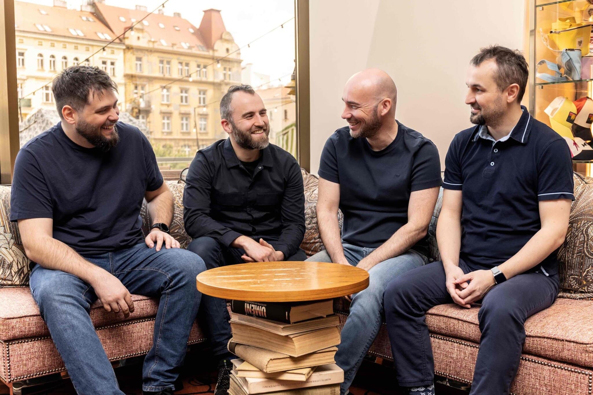 zakladatel Jozef Simko a jeho tim