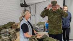 Peter Pellegrini na výcviku Národných obranných síl