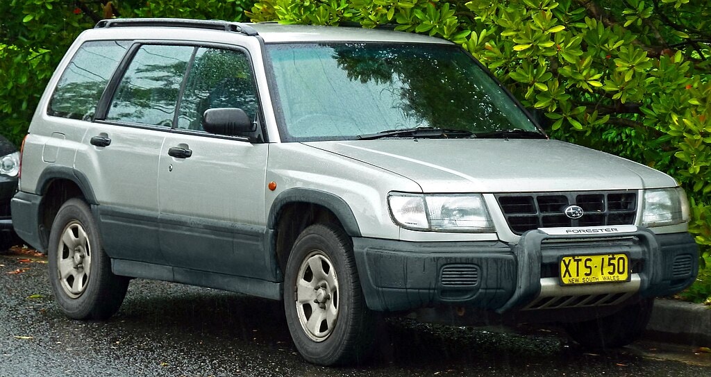 1024px-1998_Subaru_Forester_(SF5)_GX_wagon_(2011-10-25)