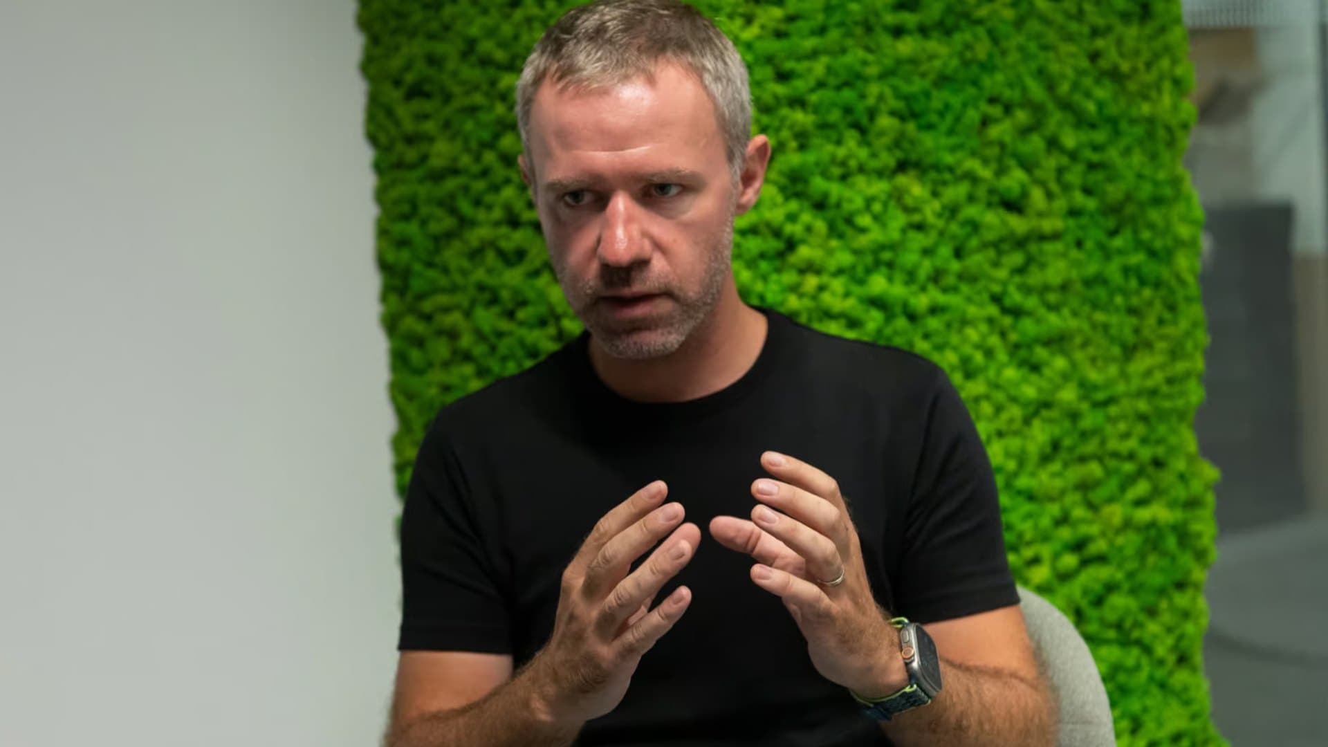 CEO Kiwi Oliver Dlouhý_Startitup