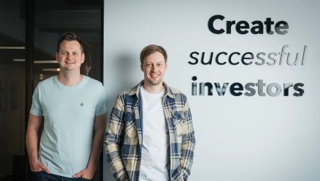 na snimke su zakladatelia lightyear