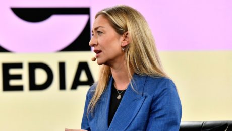 na snimke je Whitney Wolfe Herd