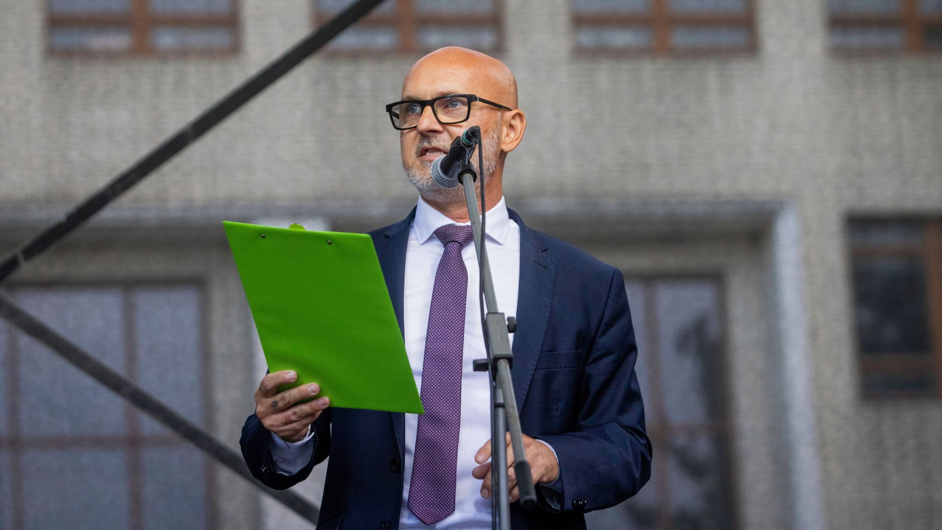 Na snímke Branislav Gröhling počas protestu v Bratislave 16. septembra 2025.