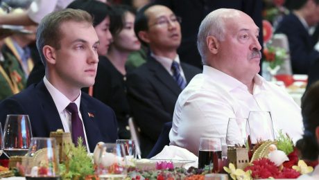 80. výročie víťazstva Číny vo vojne s Japonskom, Na snímke bieloruský prezident Alexandr Lukašenko a jeho syn Nikolaj