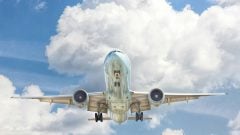 Poplach vo vzduchu: Nákladné lietadlo DHL sa zrazilo s objektom, úrady hovoria o drone s výbušninou
