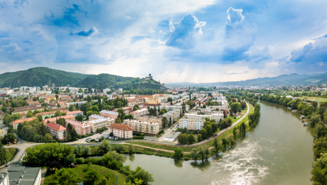 na snimke je trencin, hrad, slovensko