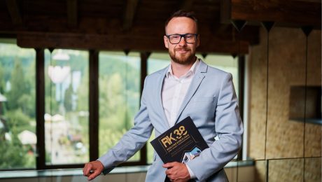 na snimke je miroslav antoska, nehnutelnosti