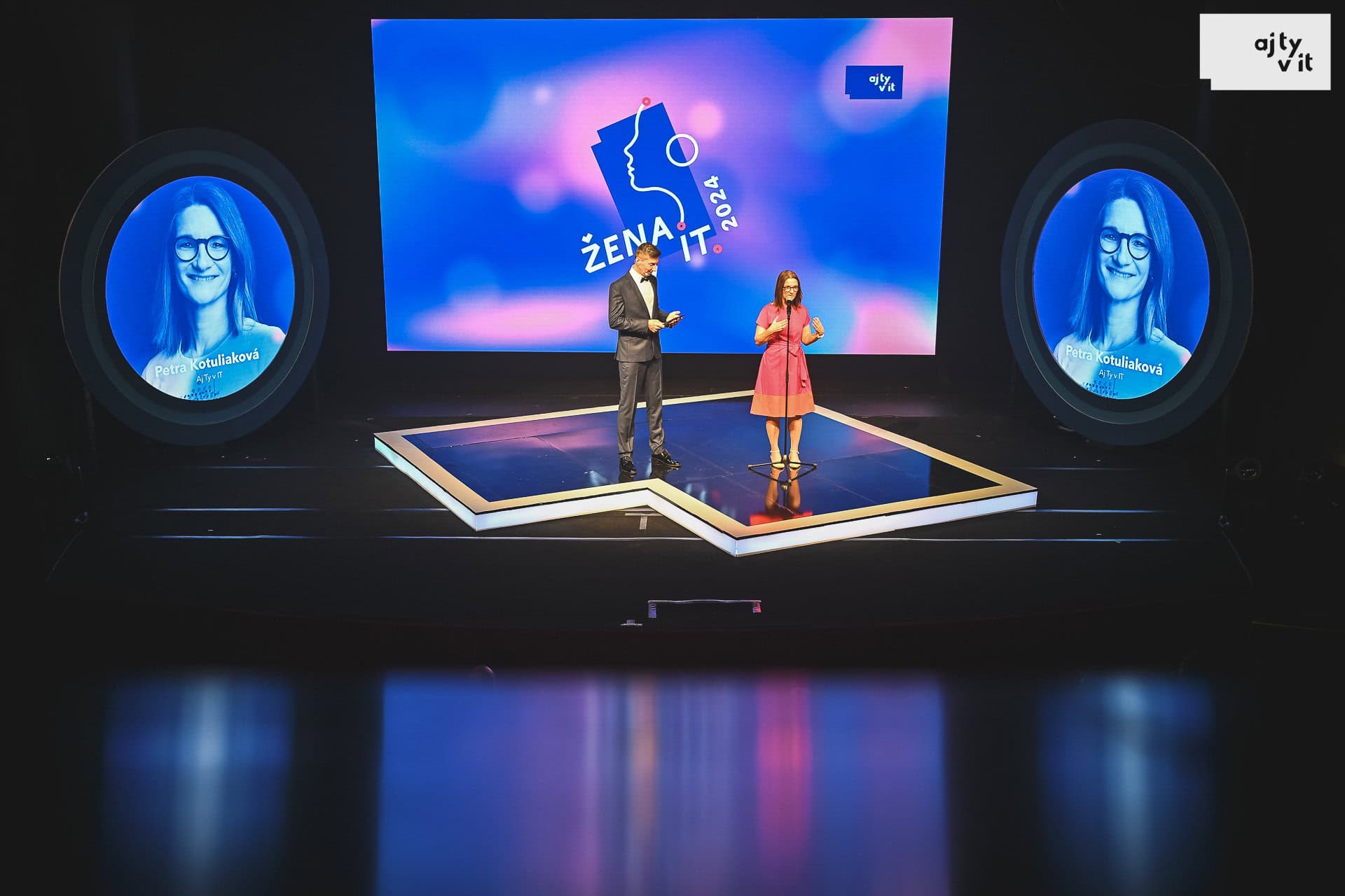 SWiT2024_AjTyVIT_GALAvecer_ZenavIT_10102024_martina_mlcuchova_logo-18 (1)