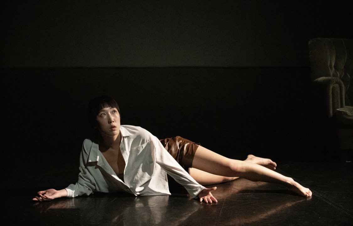 Touch Me Not Photo by Hugo Fidalgo