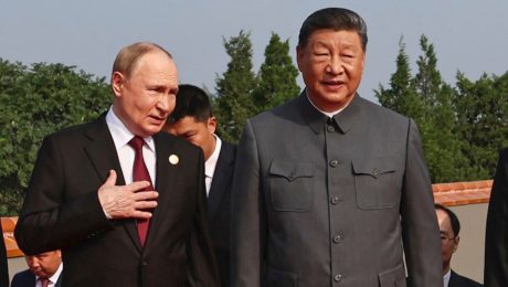 Zľava ruský prezident Vladimir Putin, čínsky prezident Si Ťin-pching