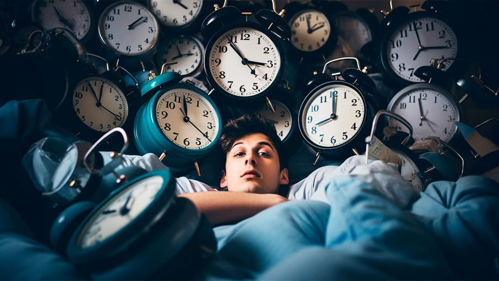 Na snímke muž a budíky (Ilustračné foto)