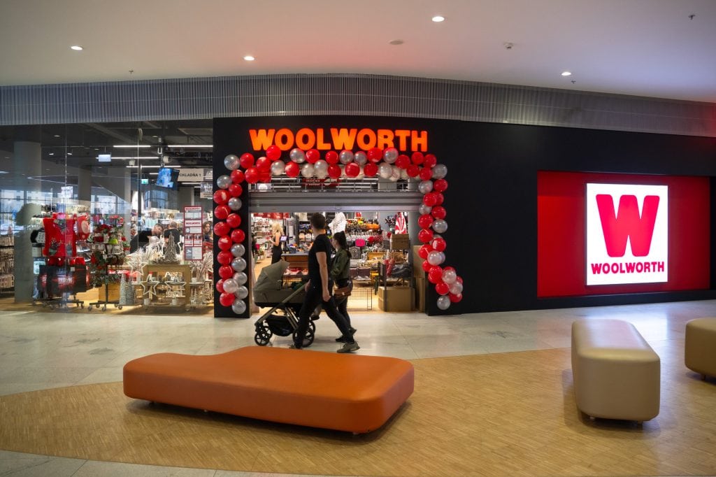 20251015_BA_WOOLWORTH_06w