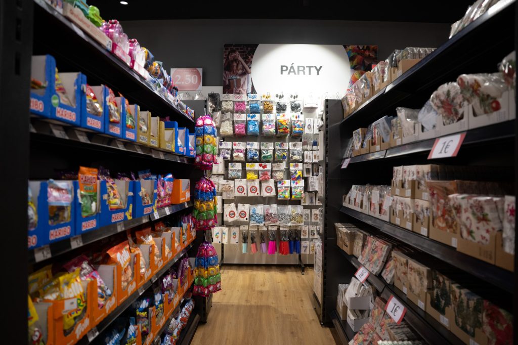 20251015_BA_WOOLWORTH_79w