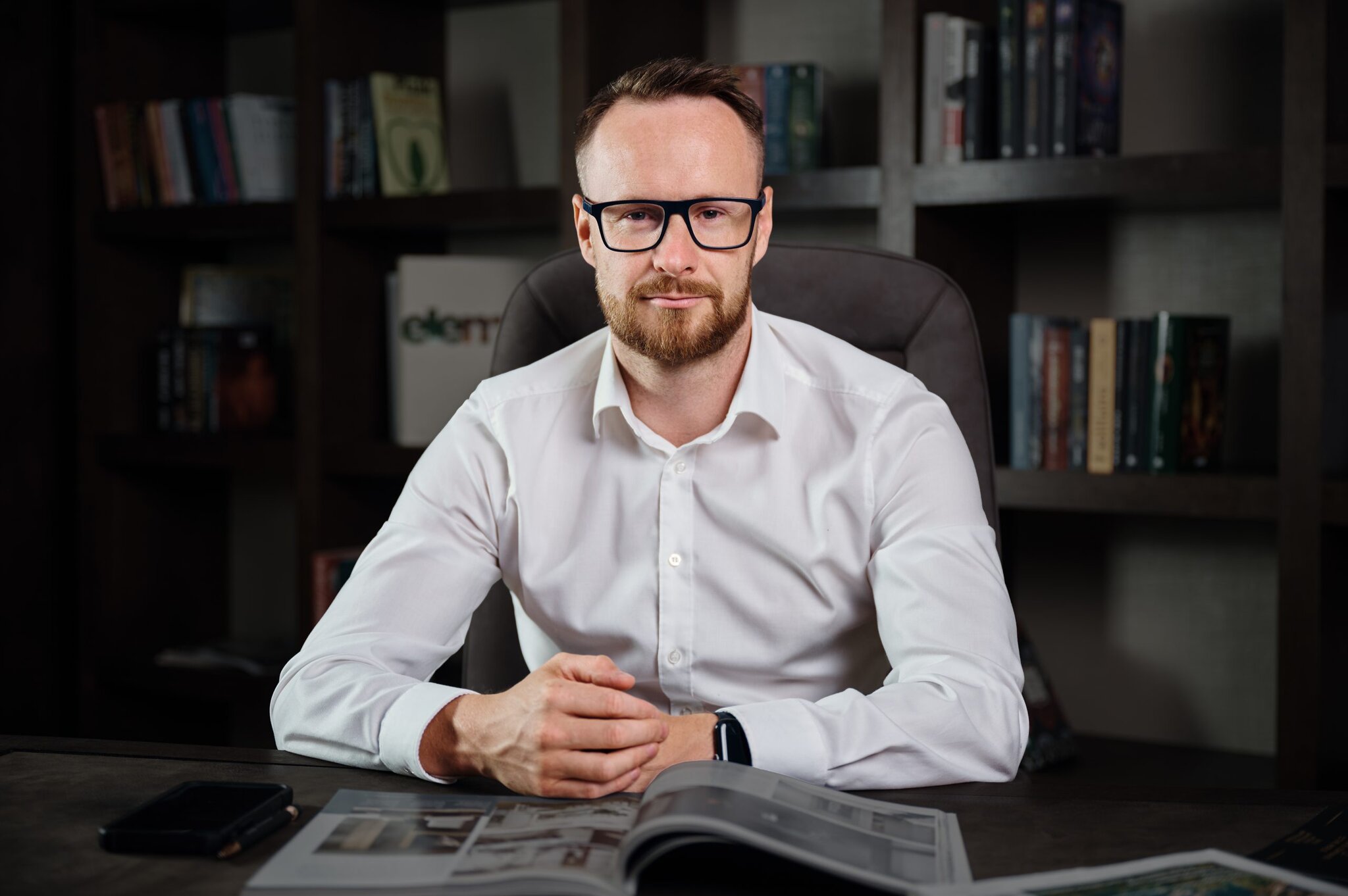 na snimke je miroslav antoska, nehnutelnosti