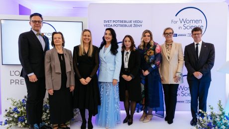 na snimke su vedkyne, vyskumnicka, zeny vo vede