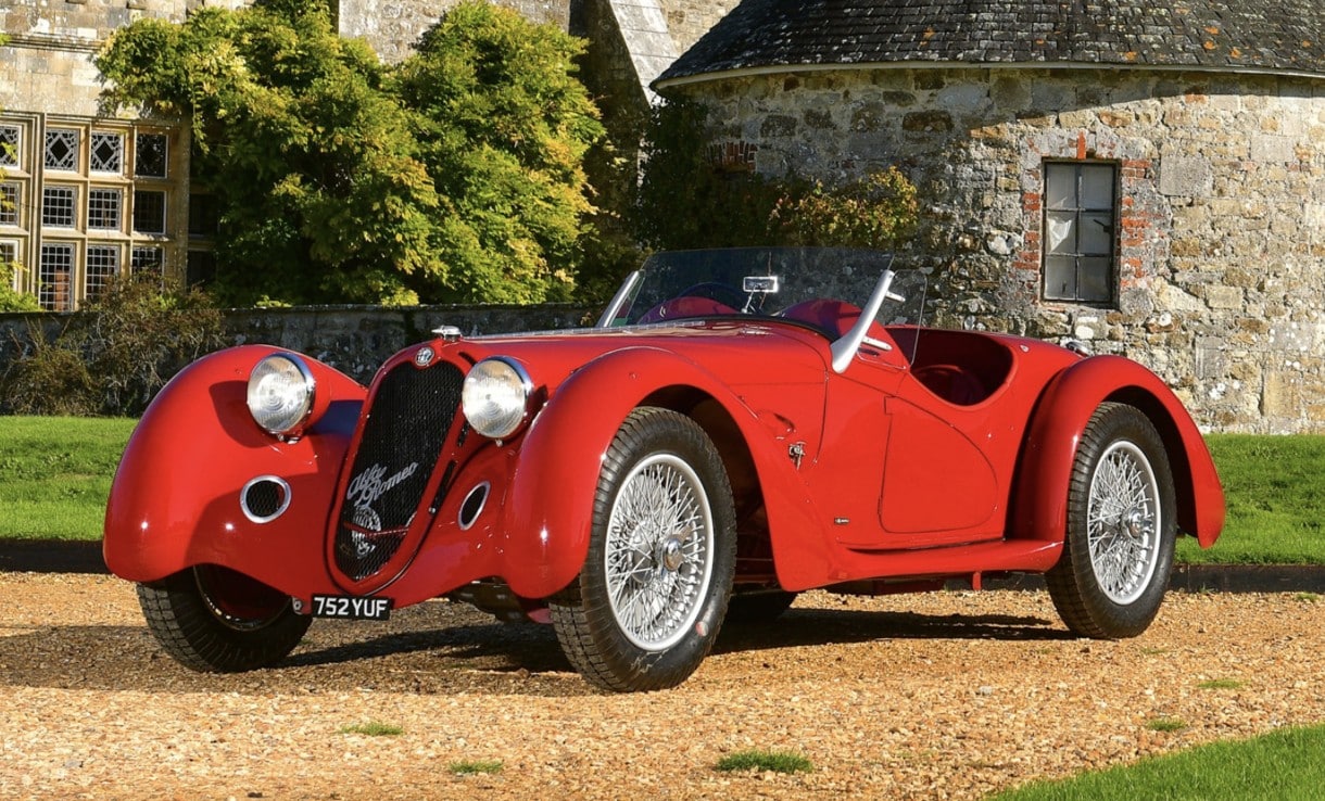na snímke je 1937 Alfa Romeo 8C 2900 B Spider in the style of Carrozzeria Alfa Romeo and Zagato  automobil