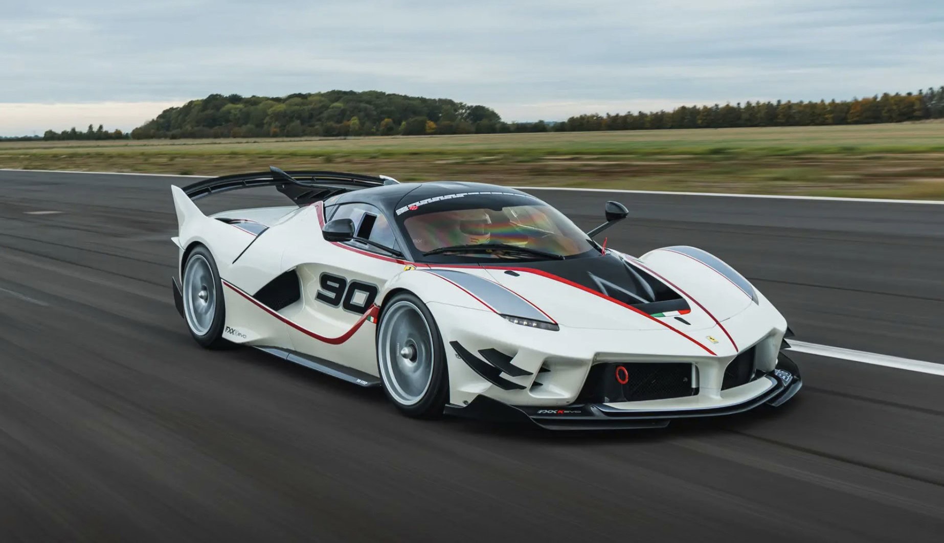 na snimke je 2015 Ferrari FXX-K Evo 