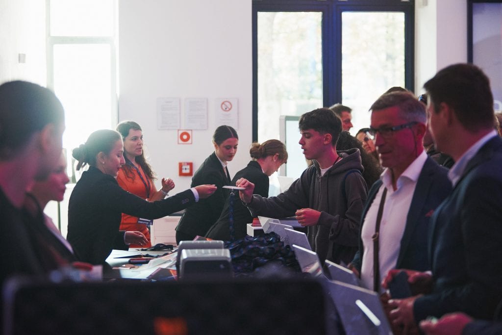 shot-by-ZETAK-0001_ET_9730-17-09-25