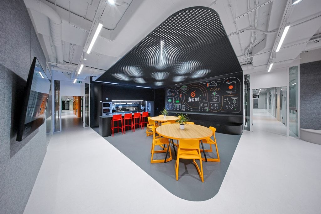 10_slovanet_office_x4000_62