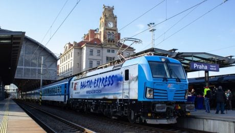 MIMORIADNE: Zrážka rýchlika