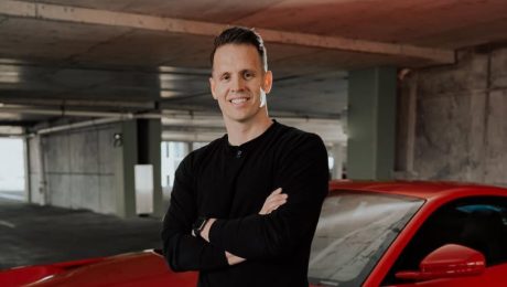 na snimke je steve sonnenberg