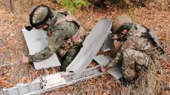 „Situácia je hrozná. Kontrolujú 60 % Pokrovska,“ tvrdí ukrajinský dôstojník. Ruská taktika ochromuje prácu operátorov dronov