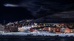 Leninova busta hľadiaca