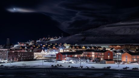 Leninova busta hľadiaca