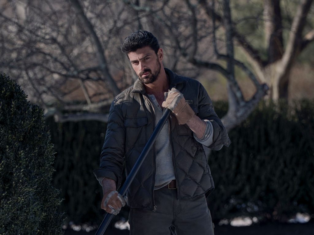 Michele Morrone ako záhadný taliansky záhradník Enzo_foto Bontonfilm