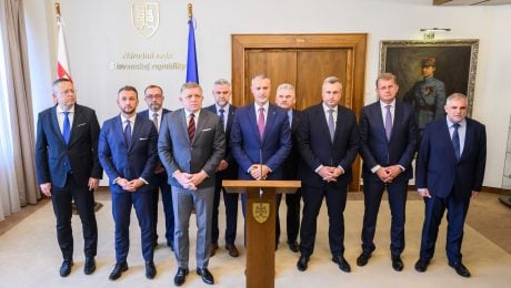 Na snímke vládna koalícia