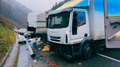 Vážna nehoda na Donovaloch, zasahujú všetky záchranné zložky, cesta opäť prejazdná