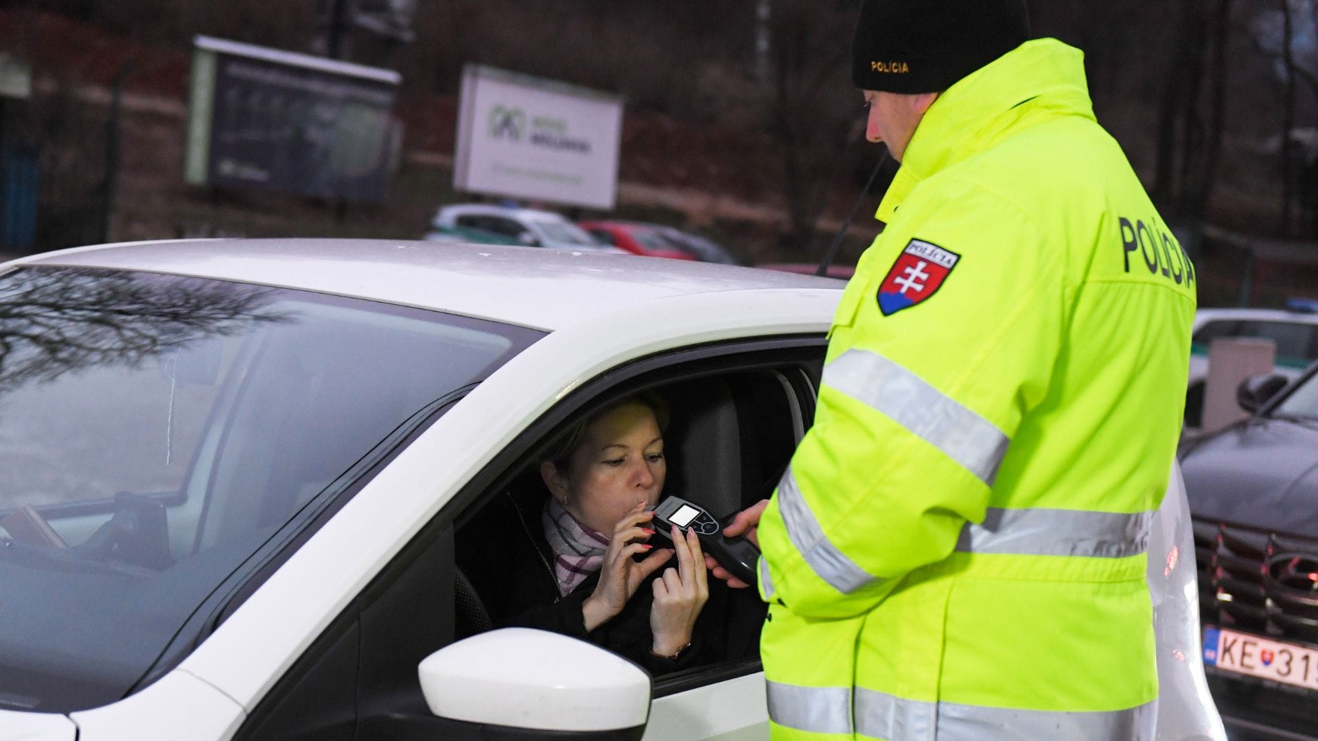 Nový zákaz alkoholu pre spolujazdcov: pokuty až 650 eur