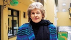 na snimke je olga feldekova