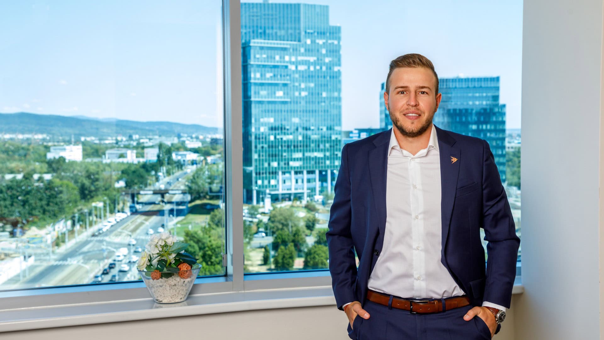 na snimke je poistenie, fingo, szabó