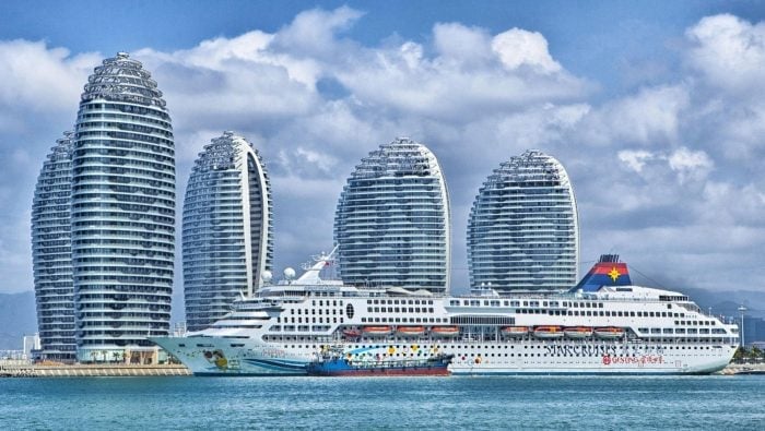 Čínsky megaprojekt na Hainane: Ostrov veľkosti Belgicka sa stáva bezcolným gigantom, ktorý otrasie svetovým obchodom