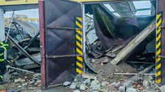 MIMORIADNE: Na východe Slovenska sa zrútila strecha firmy. Pod sutinami našli 3 mŕtvych